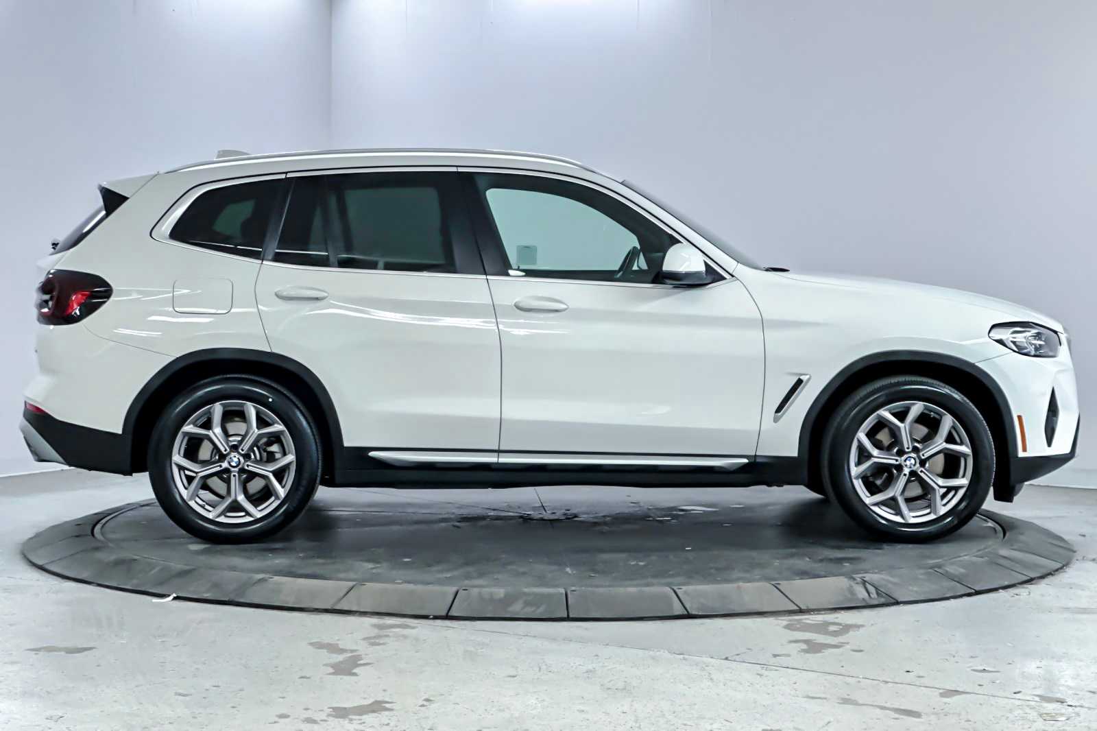 Thumbnail: 2023 BMW X3 - 8
