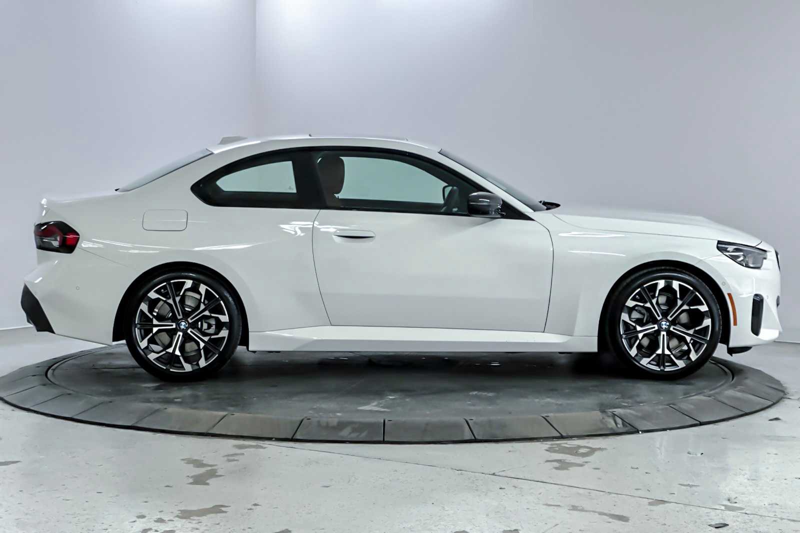 Thumbnail: 2025 BMW 2 Series - 8
