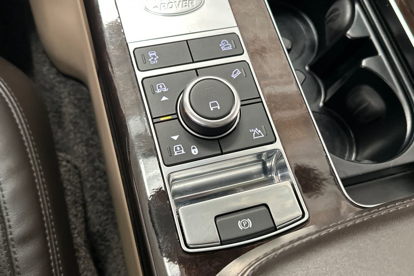 Thumbnail: 2020 Land Rover Range Rover - 28