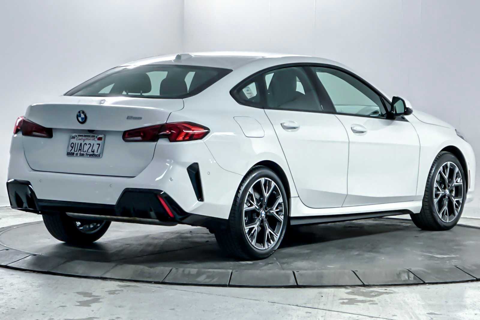 Thumbnail: 2026 BMW 2 Series - 2