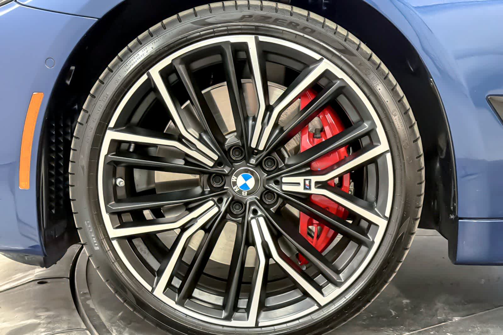 Thumbnail: 2023 BMW 5 Series - 26