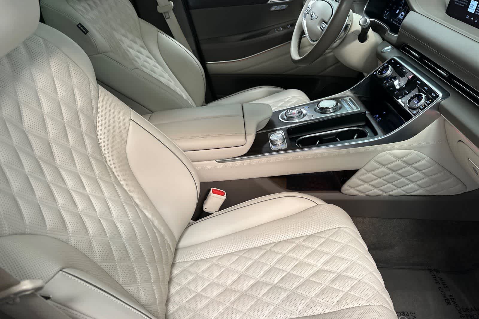 Thumbnail: 2023 Genesis GV80 - 16