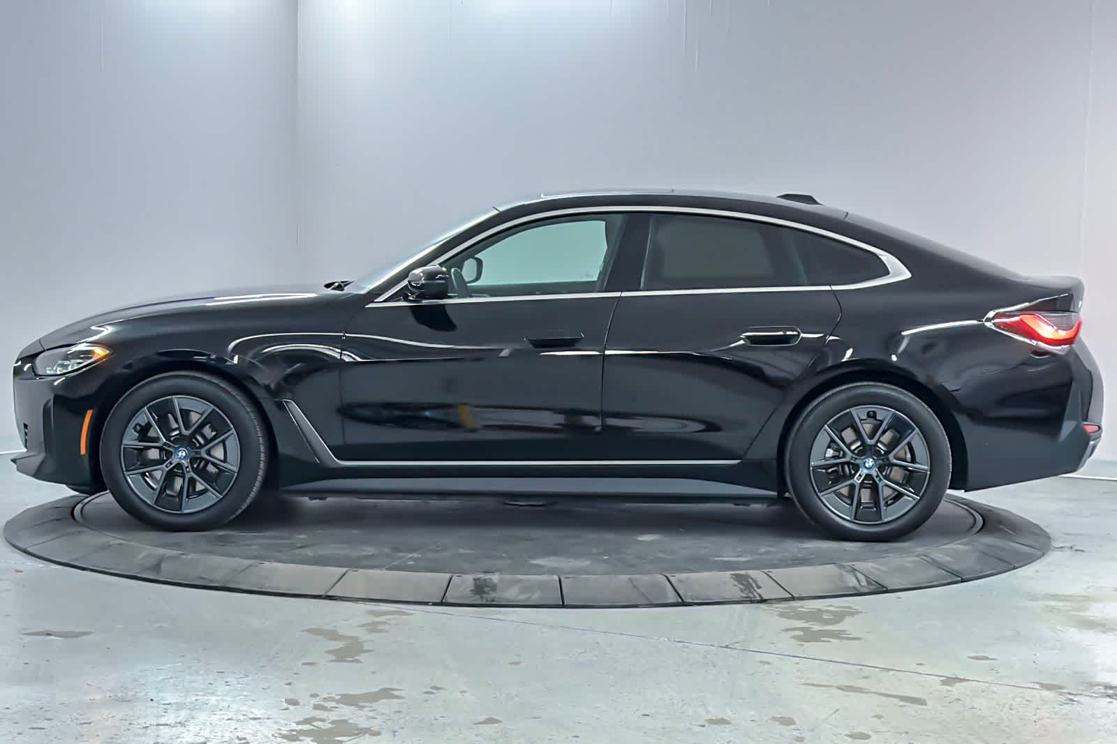 Thumbnail: 2023 BMW i4 - 5