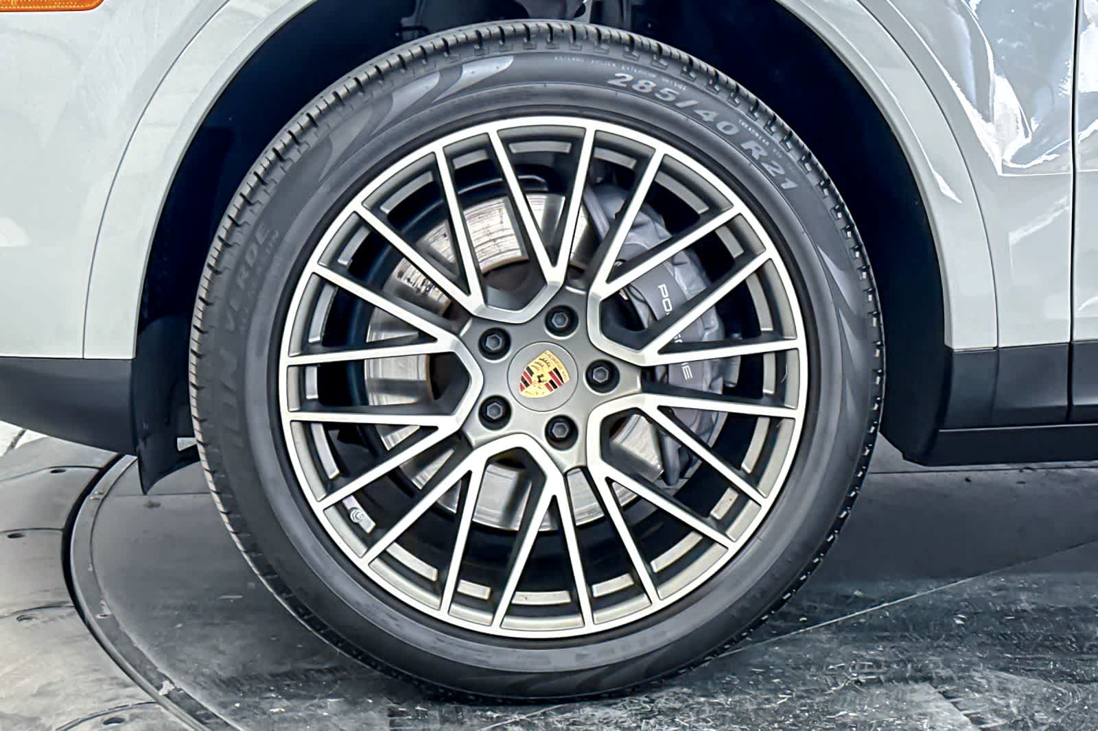 Thumbnail: 2023 Porsche Cayenne - 23