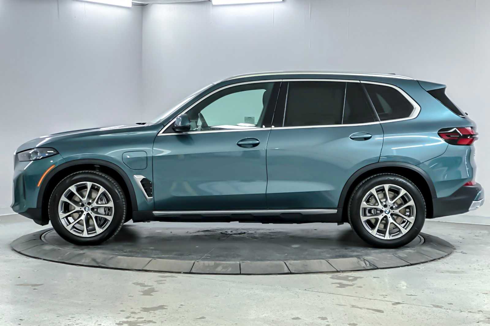 Thumbnail: 2026 BMW X5 - 5