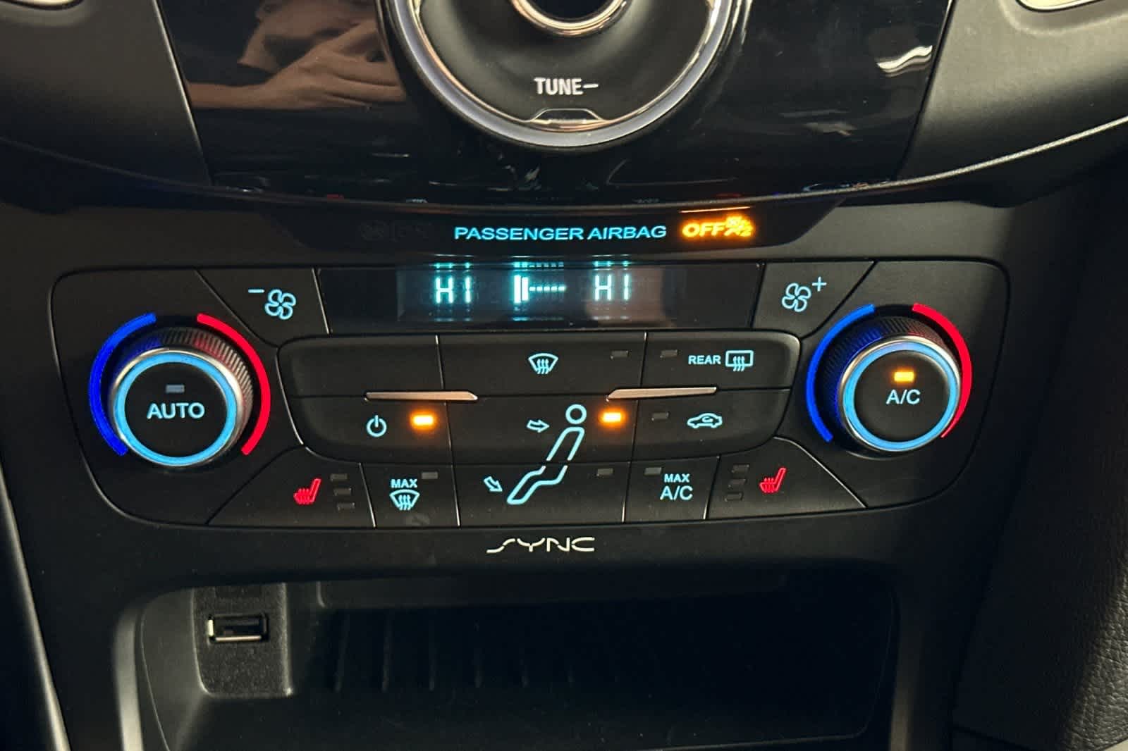 Thumbnail: 2017 Ford Focus - 21