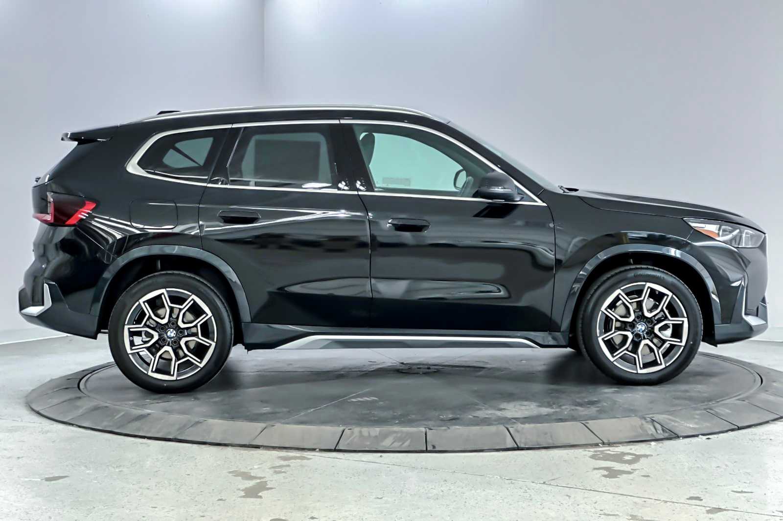 Thumbnail: 2026 BMW X1 - 8