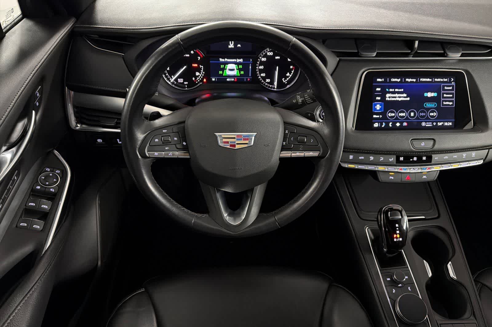 Thumbnail: 2023 Cadillac XT4 - 14