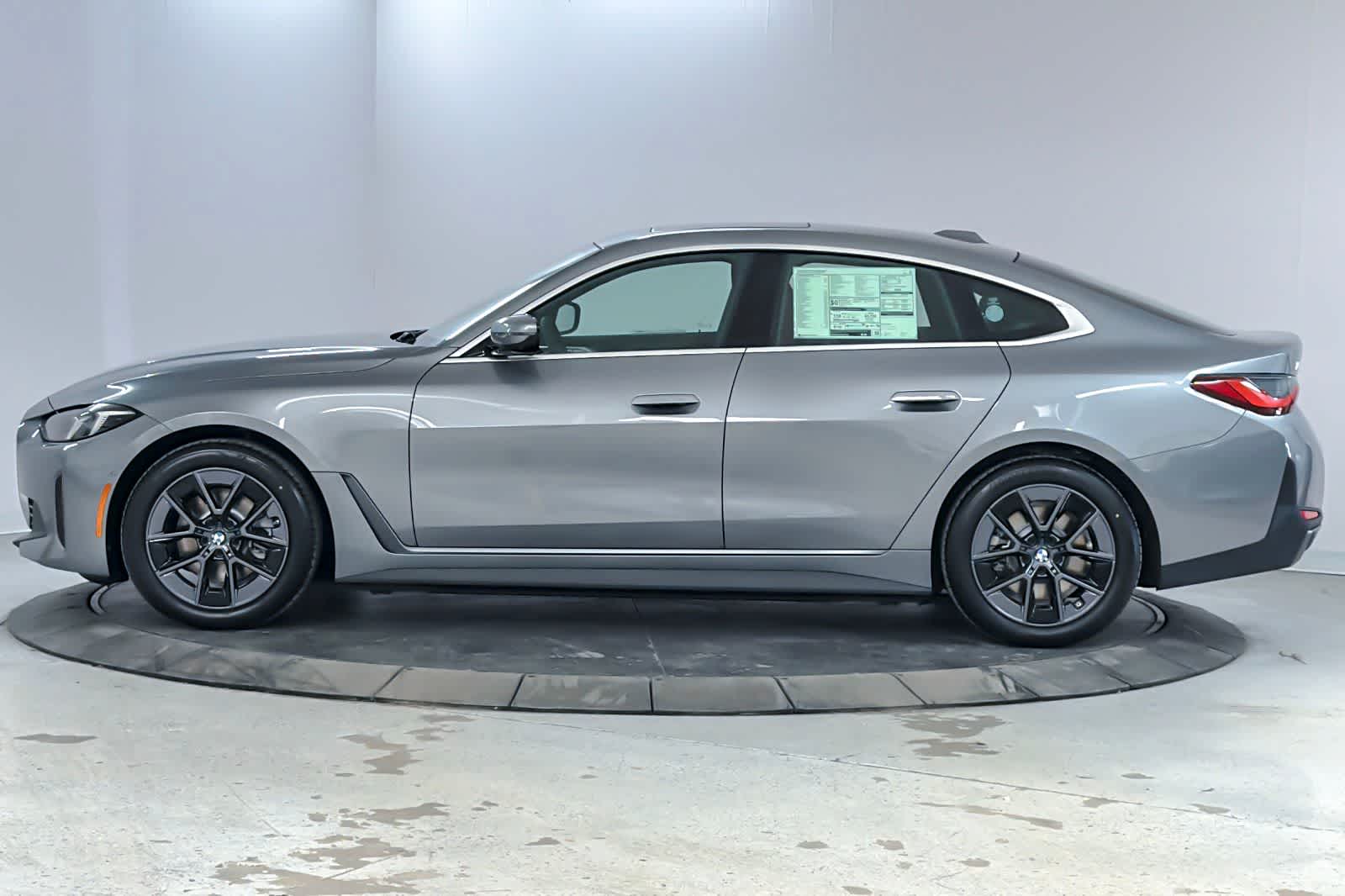 Thumbnail: 2026 BMW i4 - 5