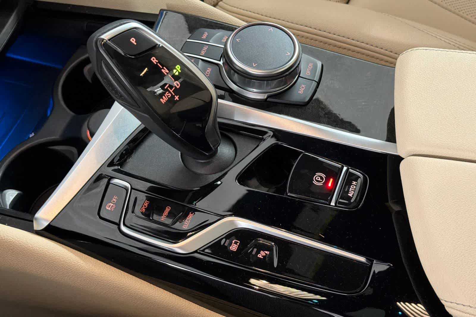 Thumbnail: 2023 BMW 5 Series - 21