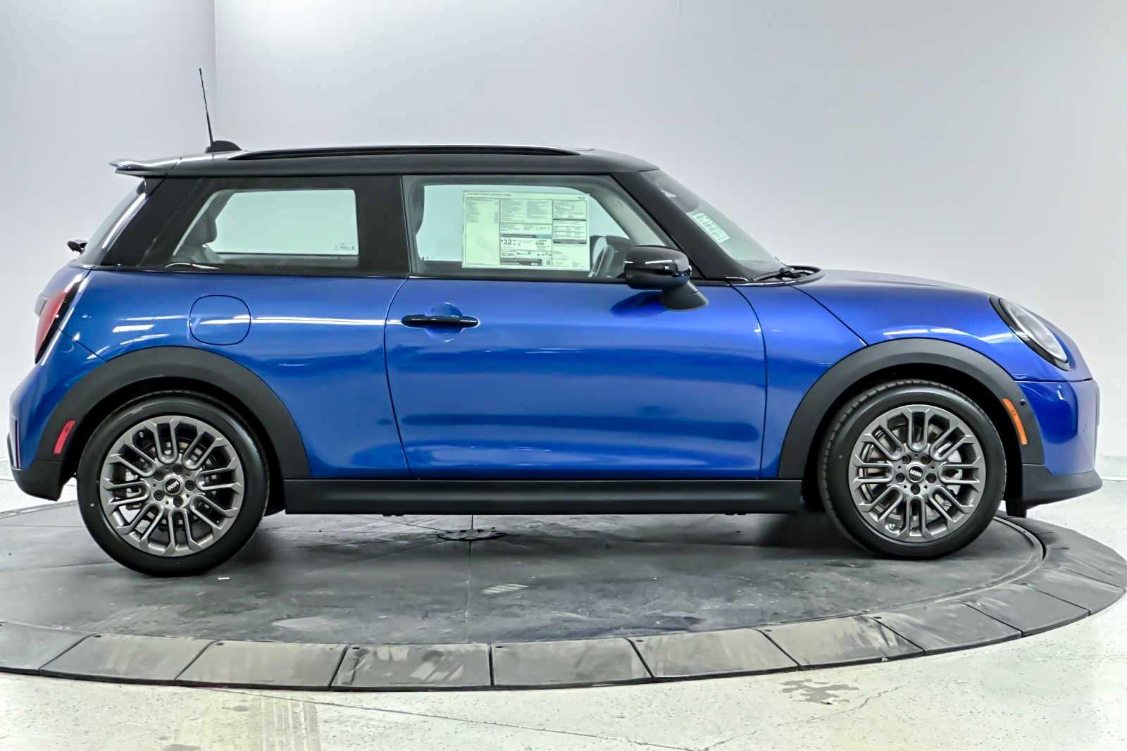 2025 MINI Cooper Hardtop S 8