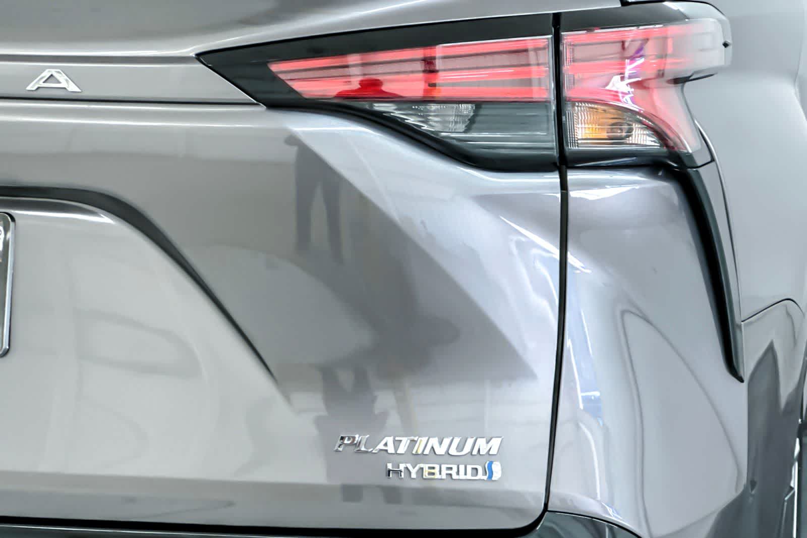 Thumbnail: 2024 Toyota Sienna - 27