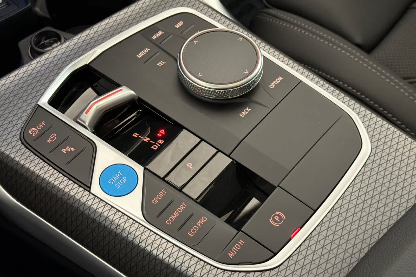 Thumbnail: 2026 BMW i4 - 21