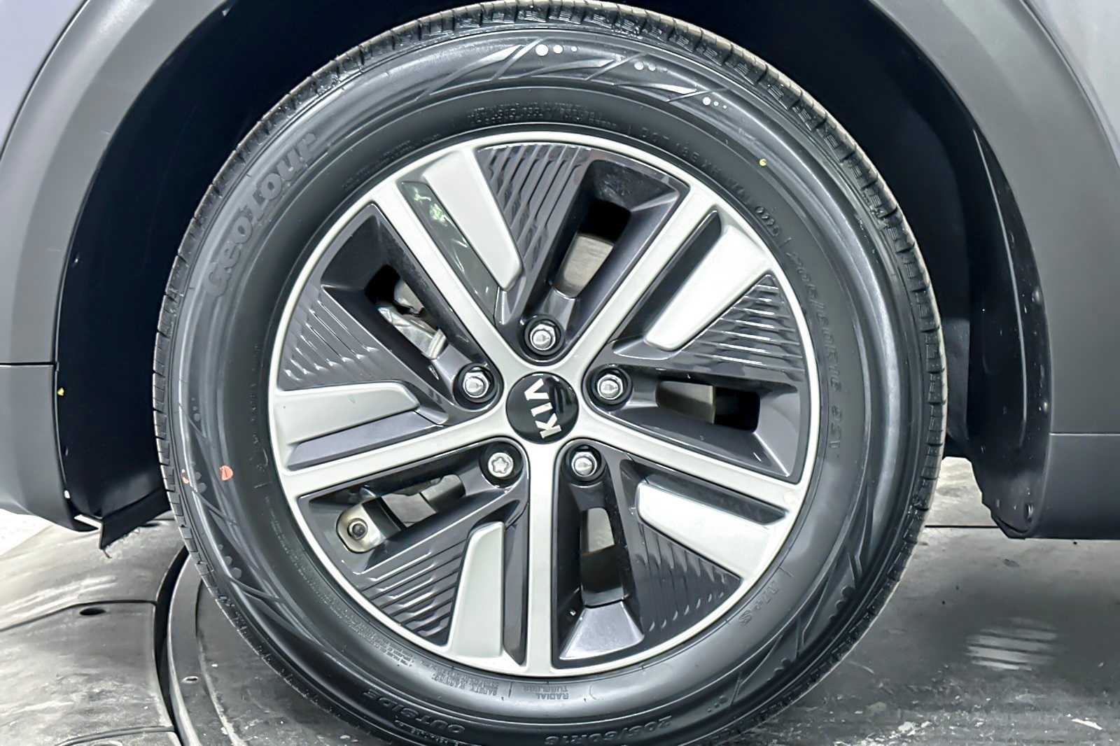 Thumbnail: 2021 Kia Niro - 26