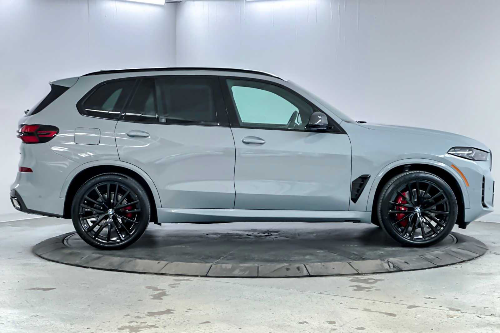 Thumbnail: 2026 BMW X5 - 8