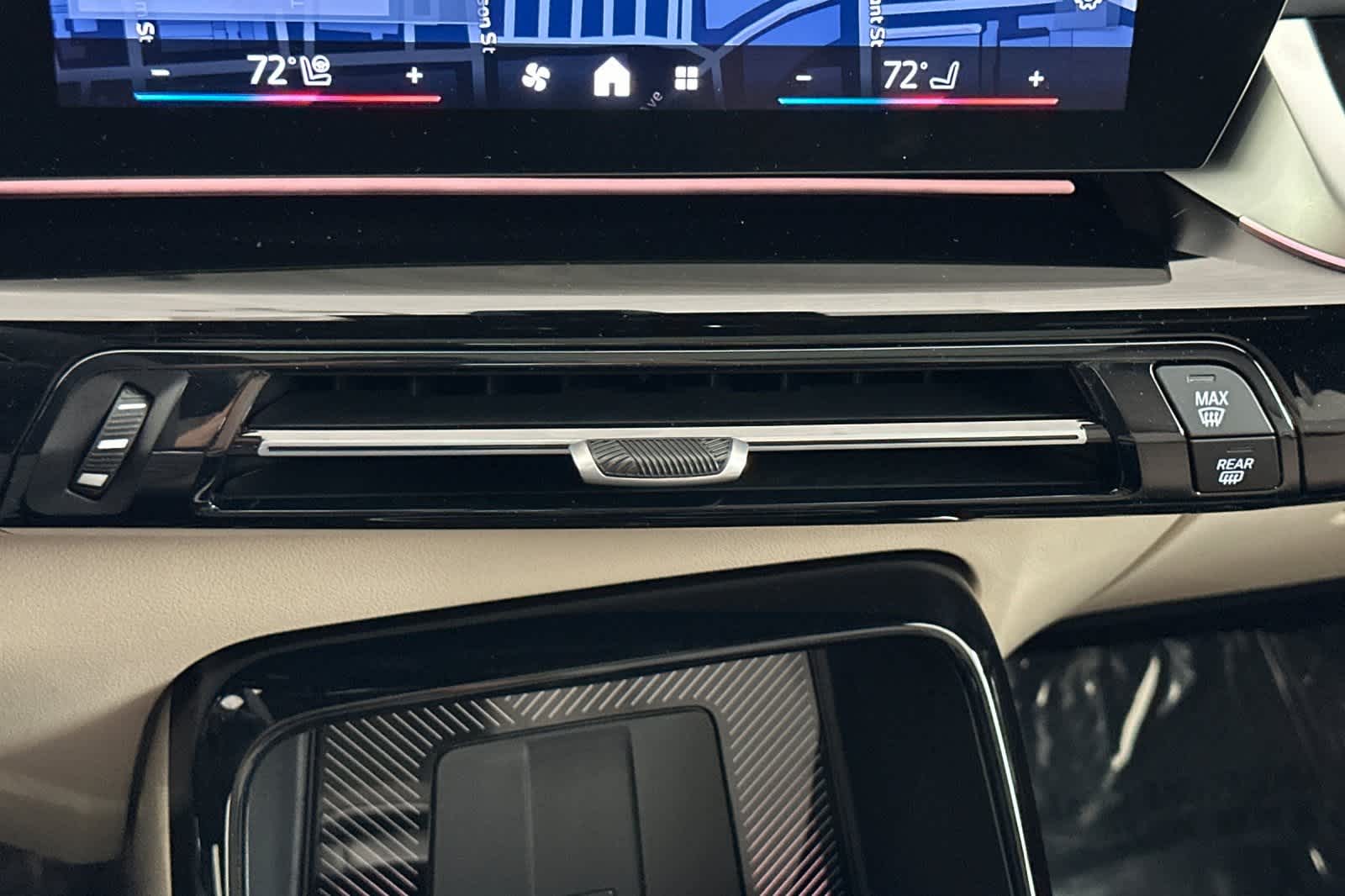 Thumbnail: 2025 BMW X1 - 21