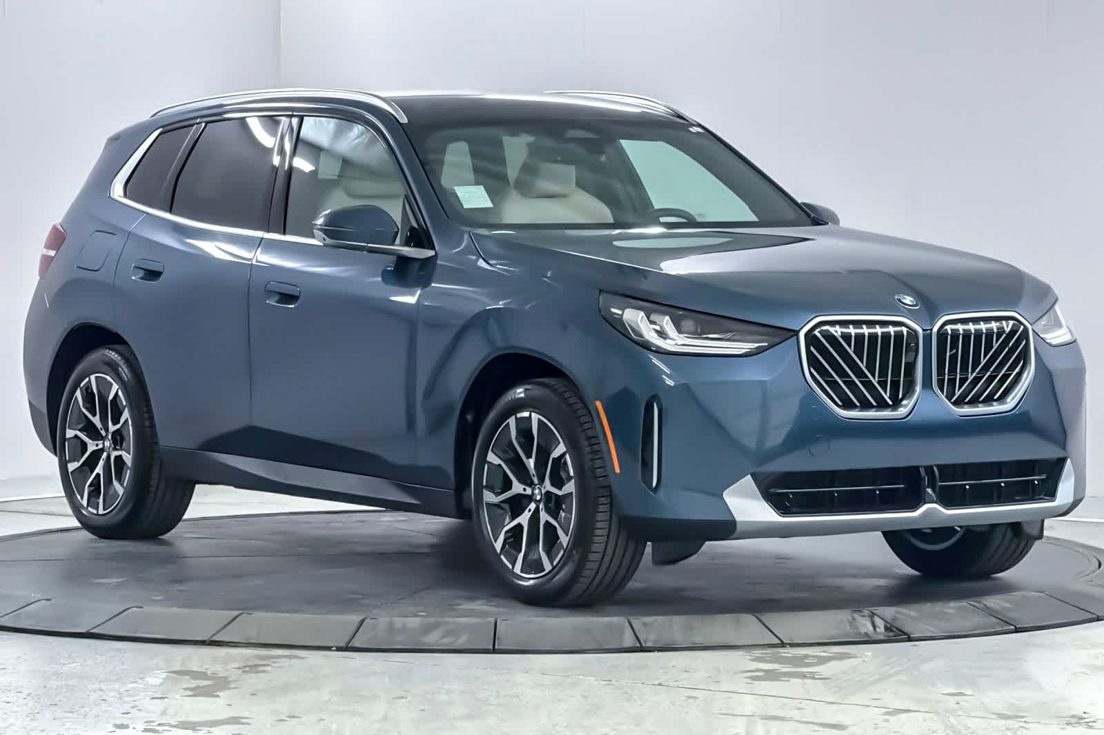Thumbnail: 2026 BMW X3 - 9