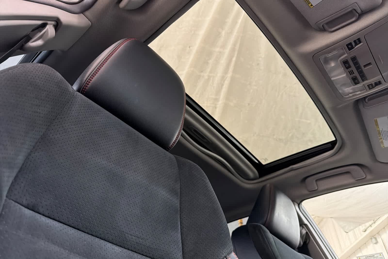 Thumbnail: 2016 Toyota Camry - 16