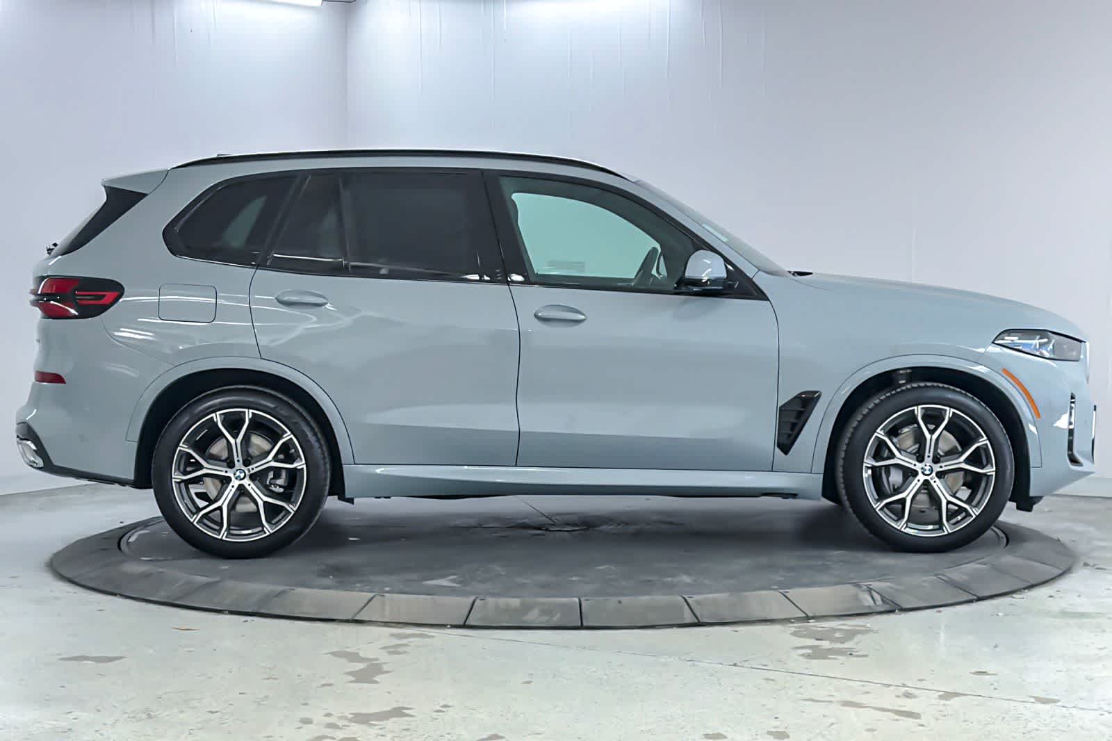 Thumbnail: 2026 BMW X5 - 8