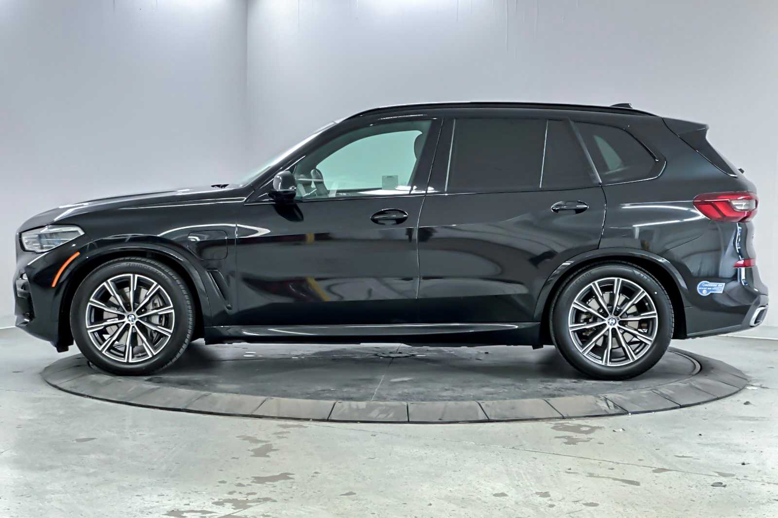 Thumbnail: 2021 BMW X5 - 5