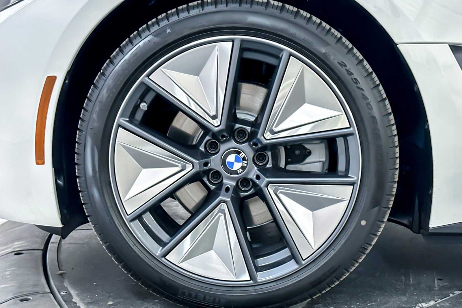 Thumbnail: 2025 BMW i4 - 24