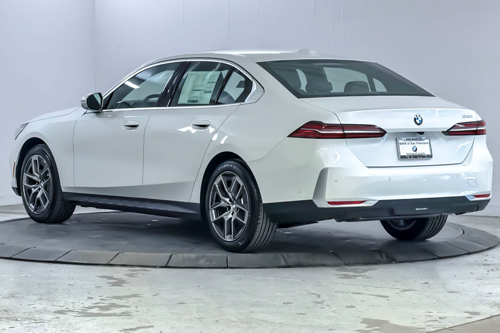 Thumbnail: 2026 BMW 5 Series - 6