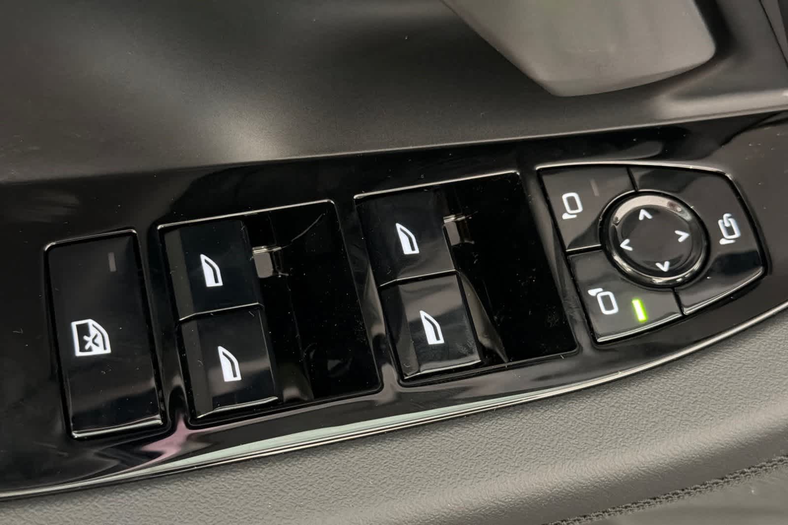 Thumbnail: 2026 BMW 5 Series - 13