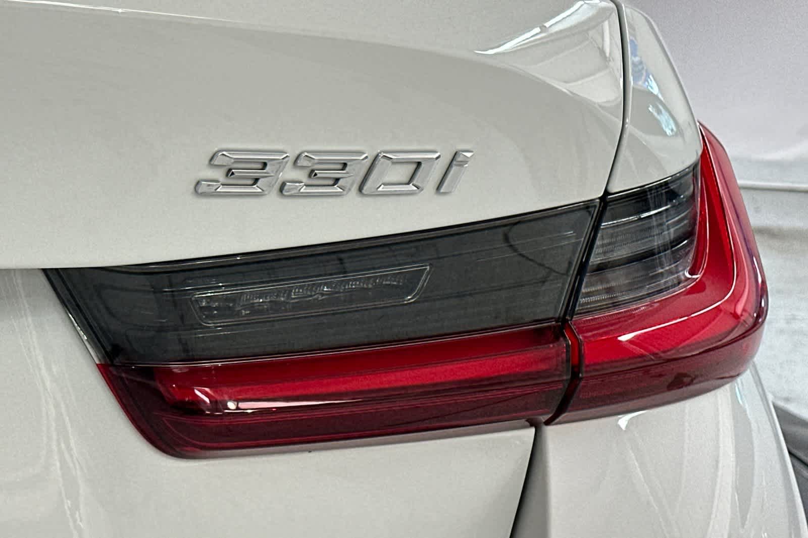 Thumbnail: 2025 BMW 3 Series - 27