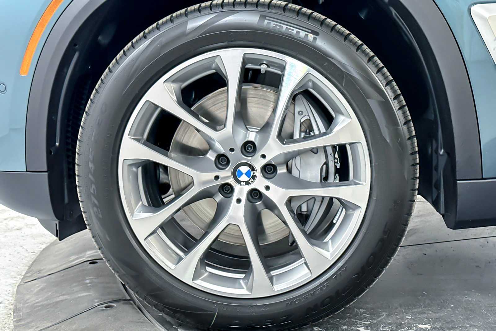 Thumbnail: 2026 BMW X5 - 25