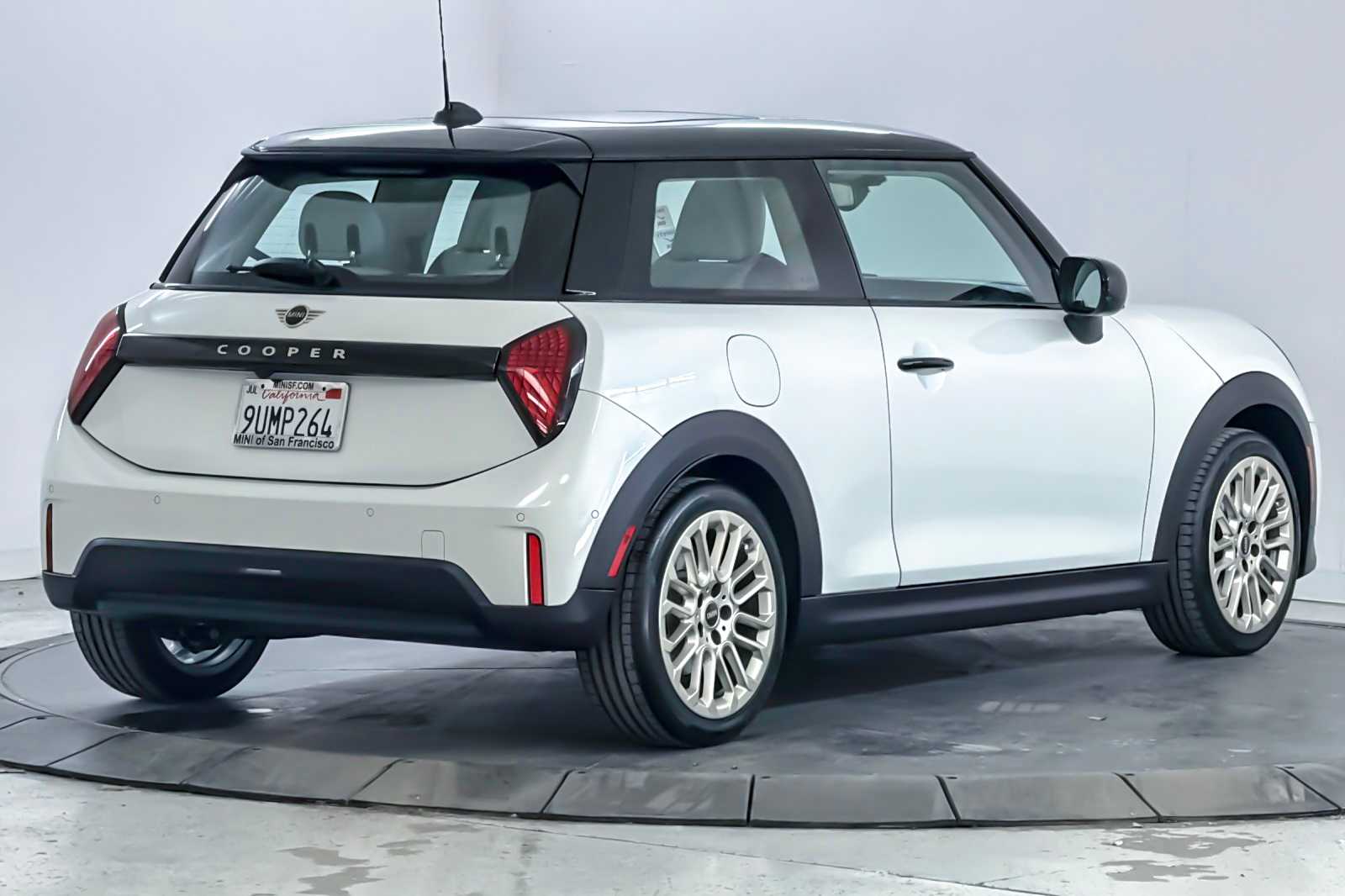 Thumbnail: 2025 MINI Cooper Hardtop - 2