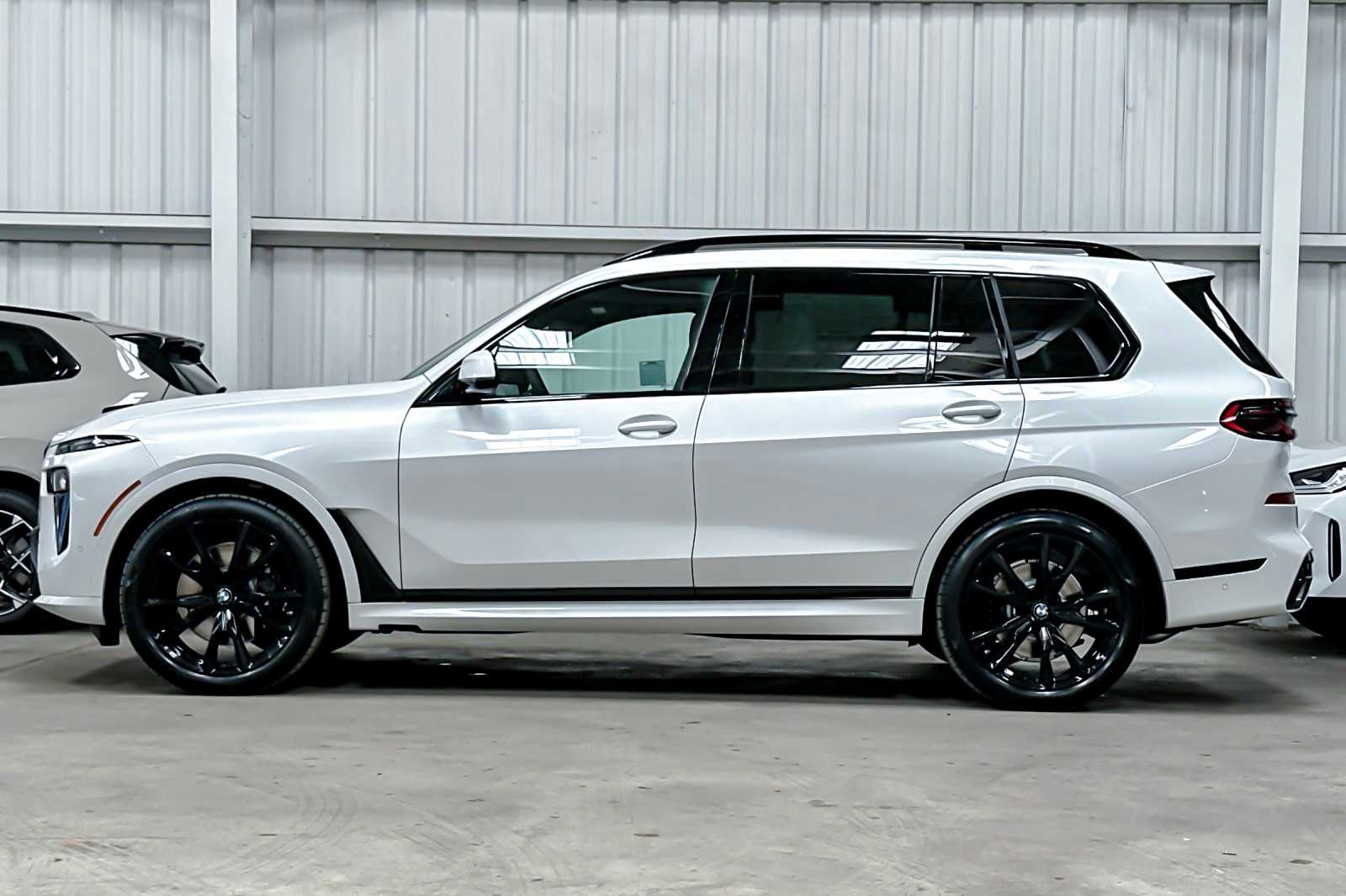 Thumbnail: 2026 BMW X7 - 5