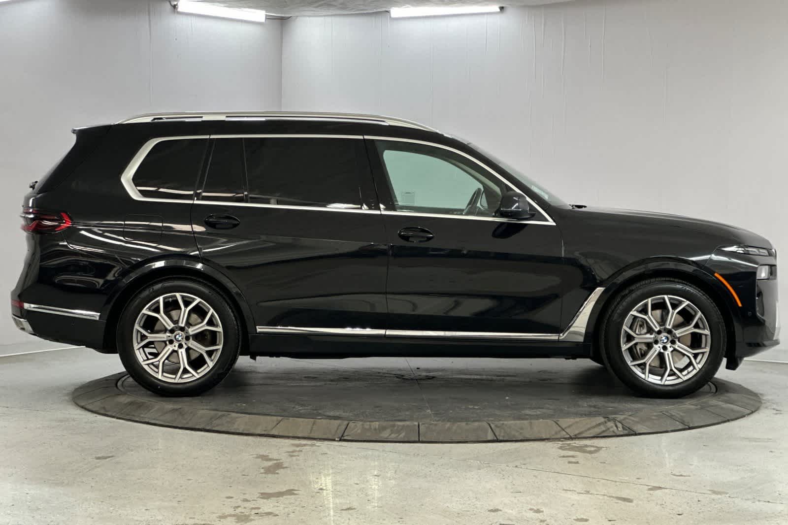 Thumbnail: 2023 BMW X7 - 8