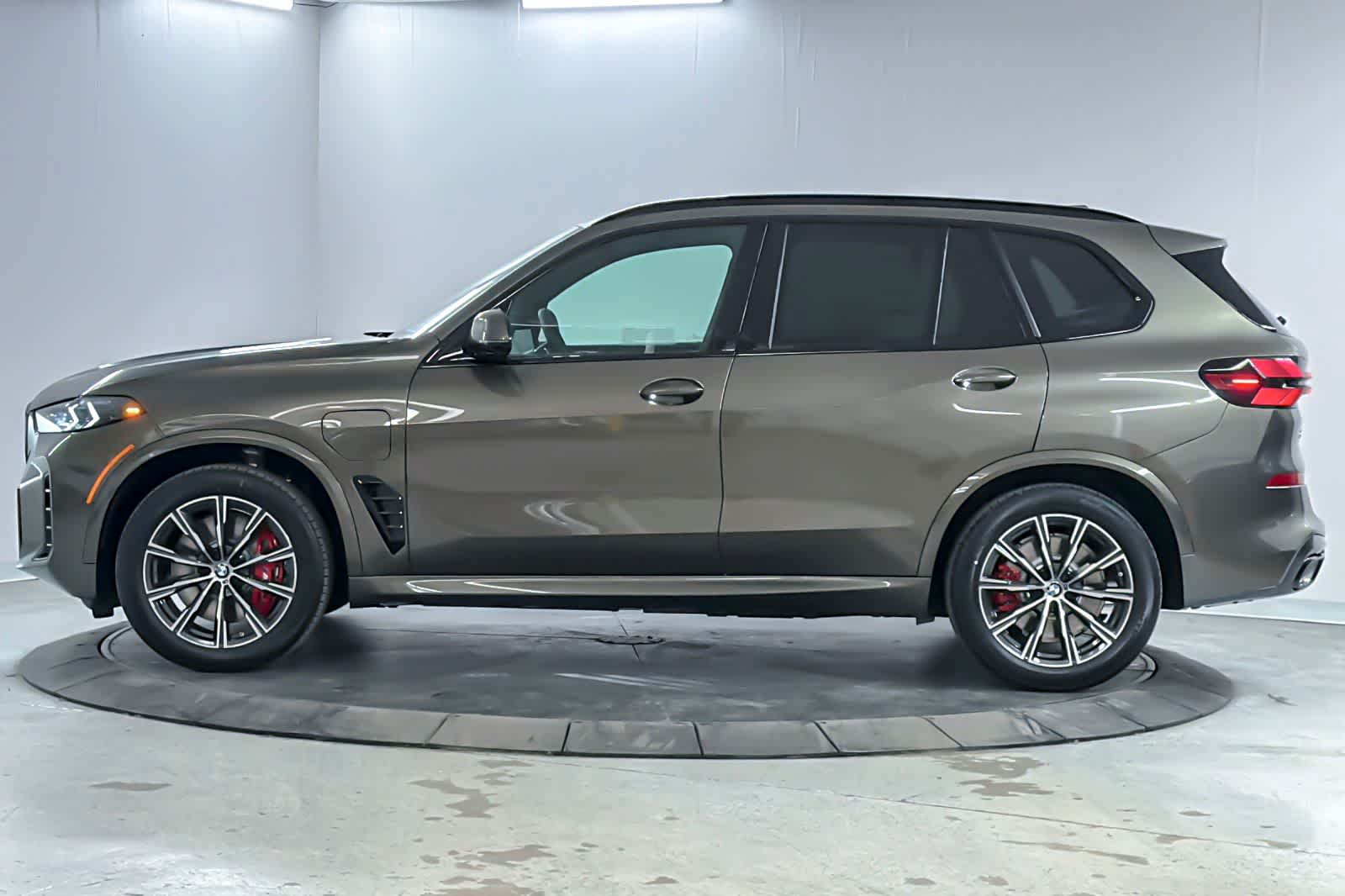Thumbnail: 2026 BMW X5 - 5