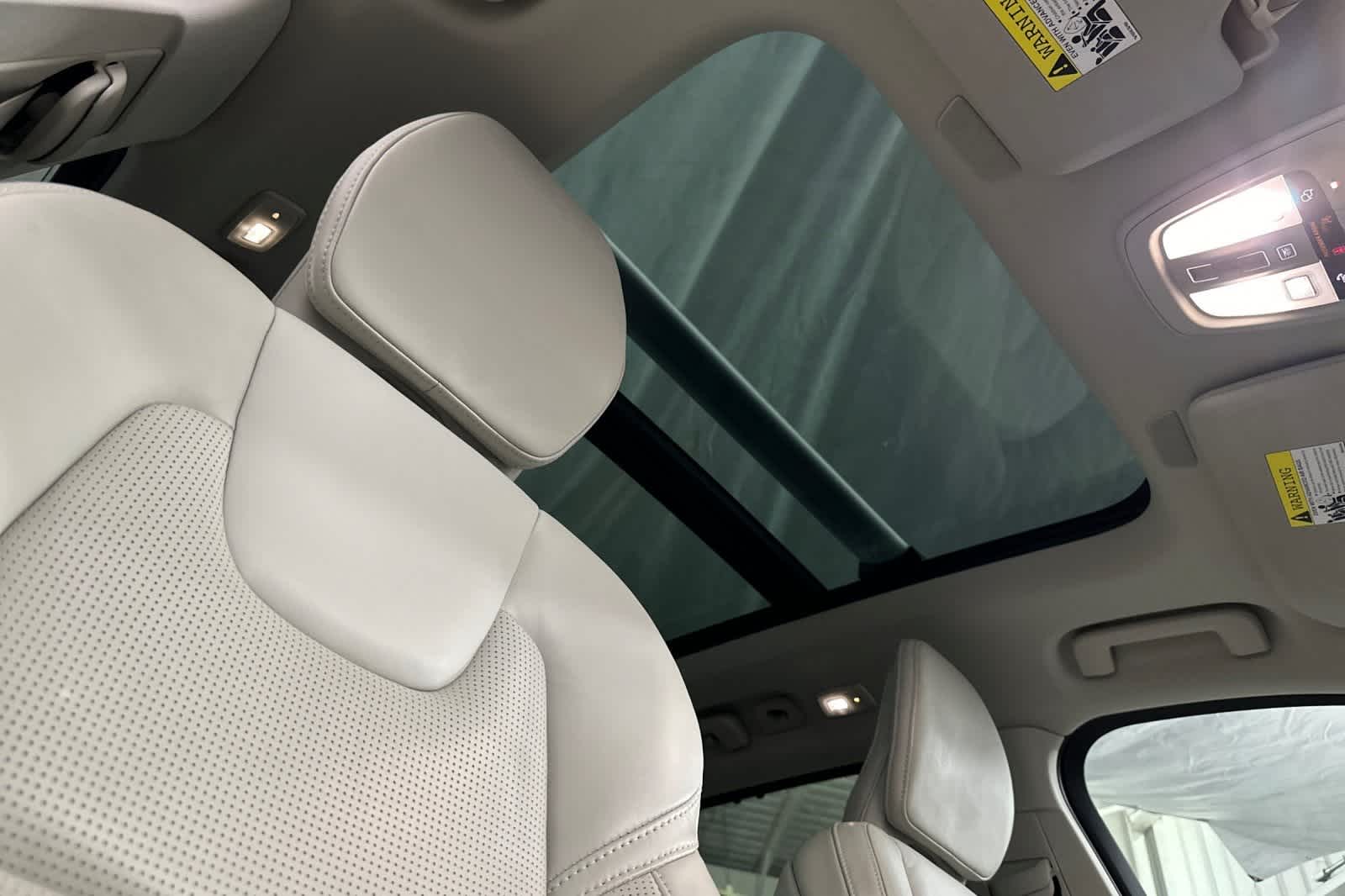 Thumbnail: 2023 Volvo XC90 - 17