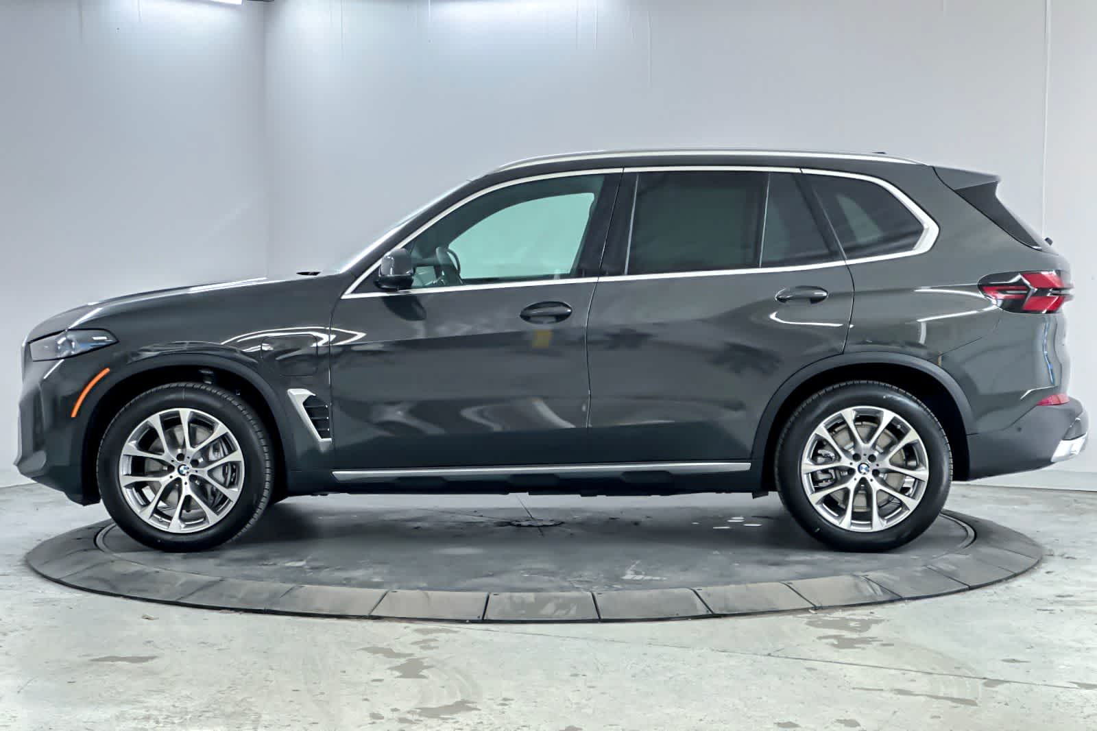 Thumbnail: 2026 BMW X5 - 5