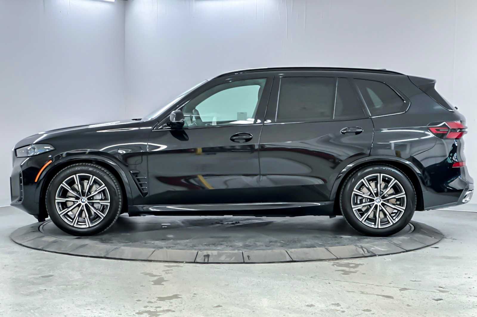 Thumbnail: 2026 BMW X5 - 5
