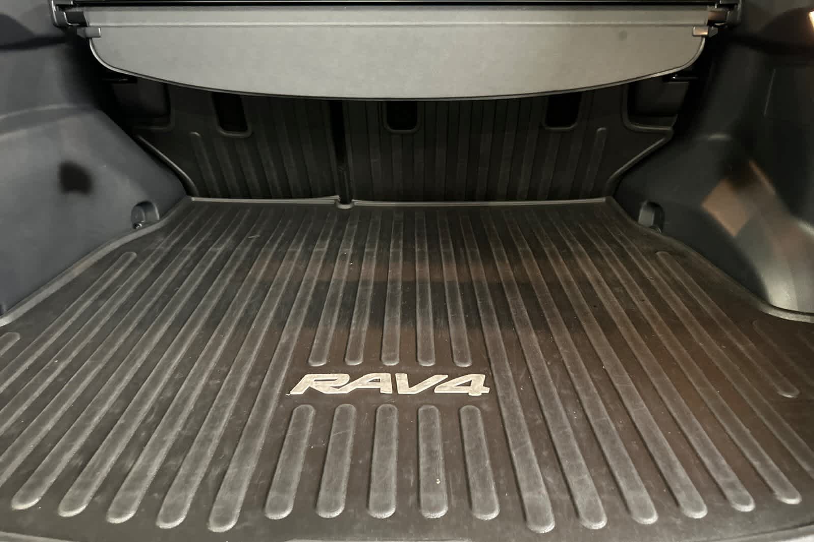 Thumbnail: 2021 Toyota RAV4 - 15