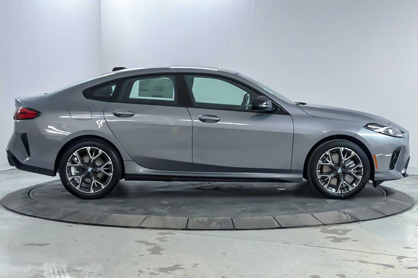 Thumbnail: 2026 BMW 2 Series - 8