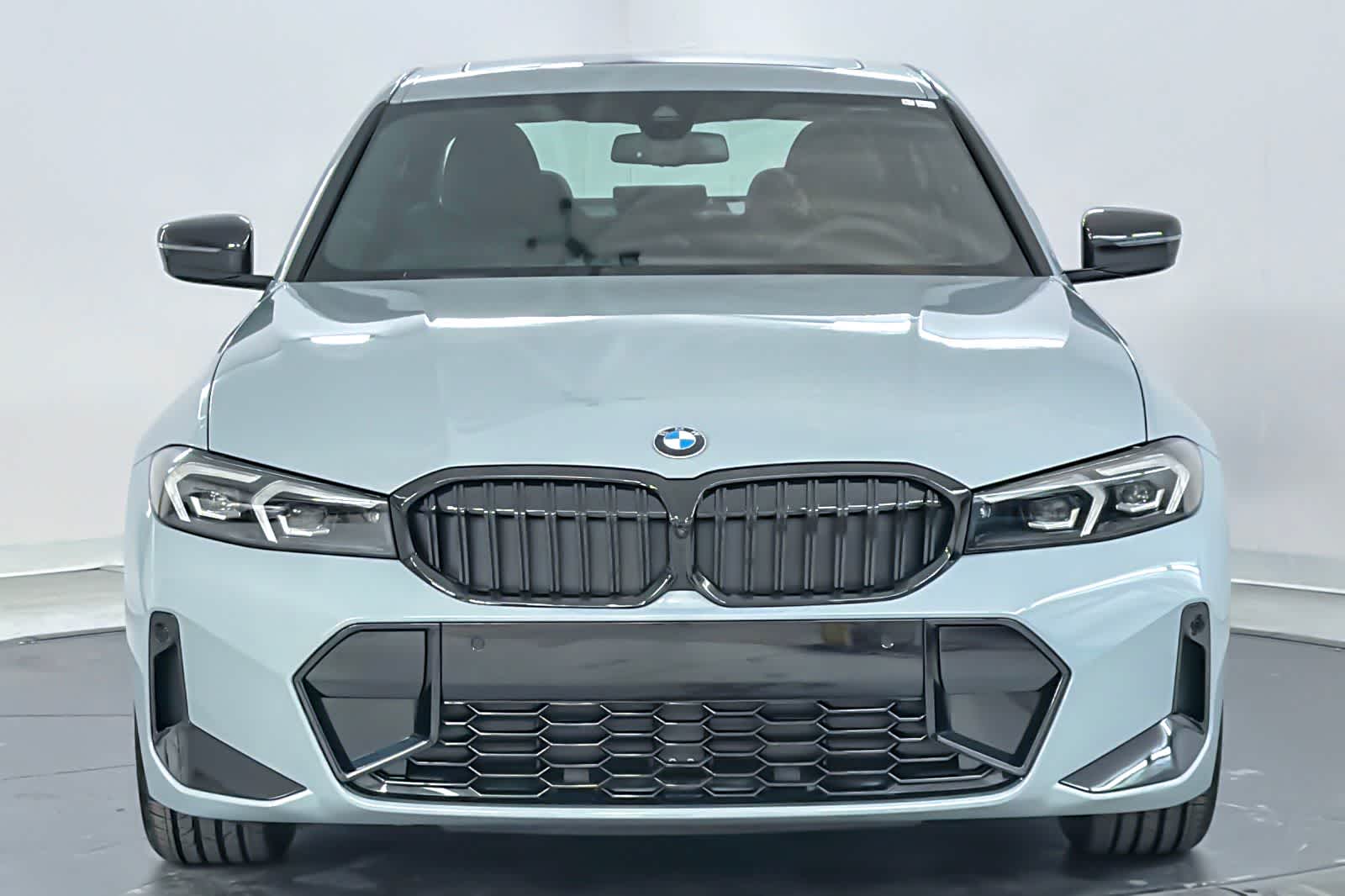 Thumbnail: 2026 BMW 3 Series - 10