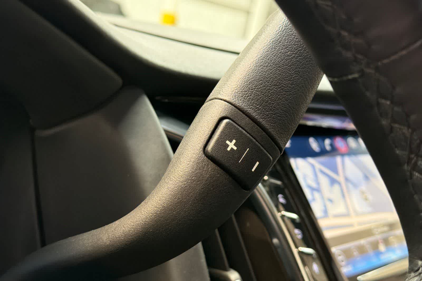 Thumbnail: 2016 Cadillac Escalade - 22