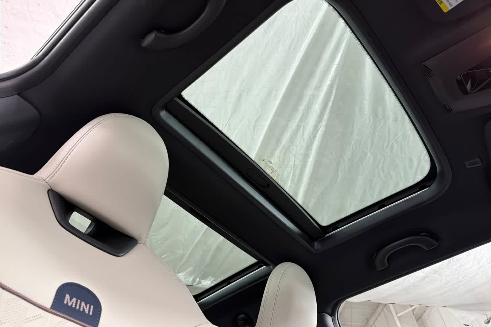 Thumbnail: 2025 MINI Cooper Hardtop - 17