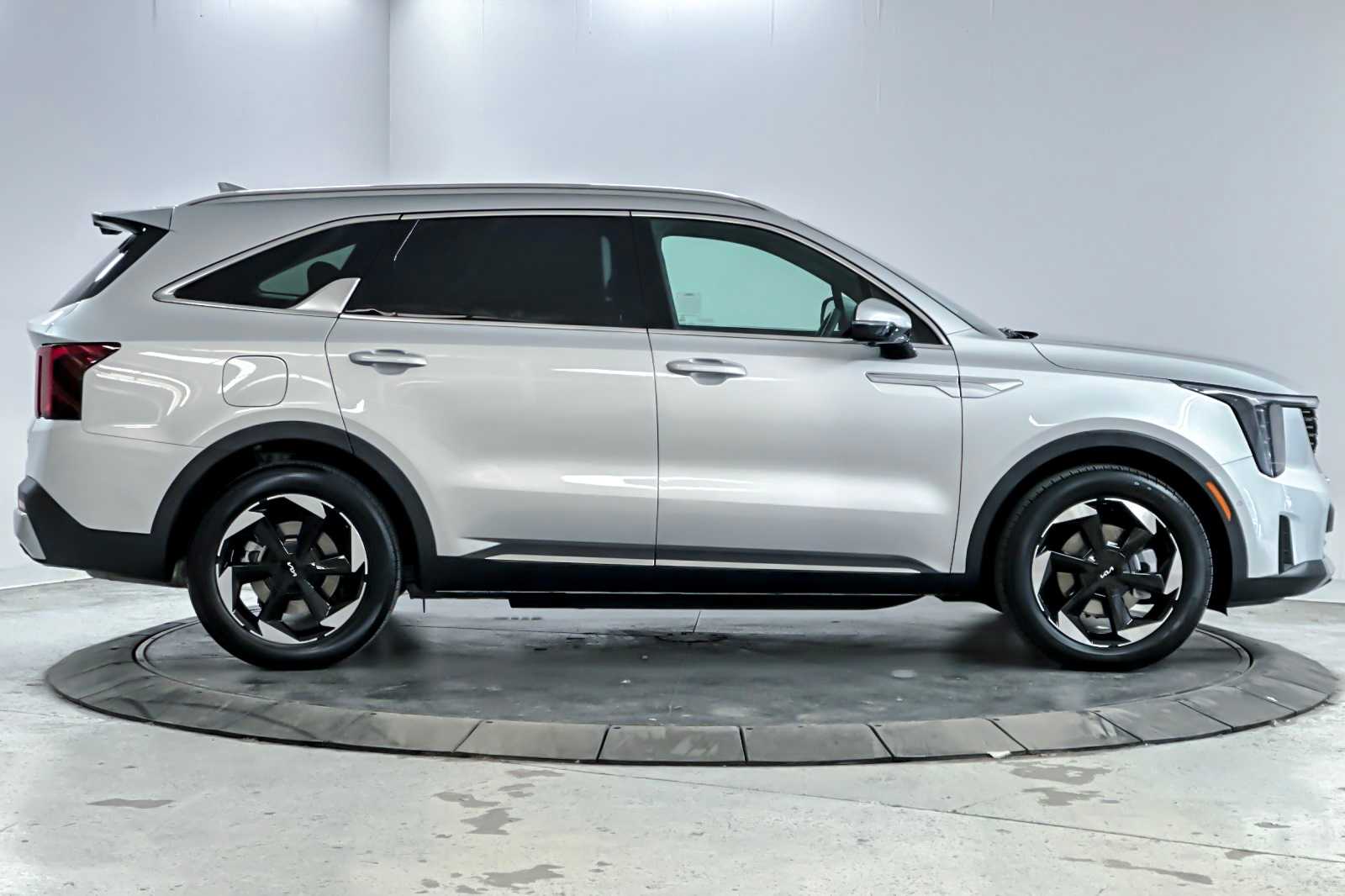 Thumbnail: 2025 Kia Sorento - 8