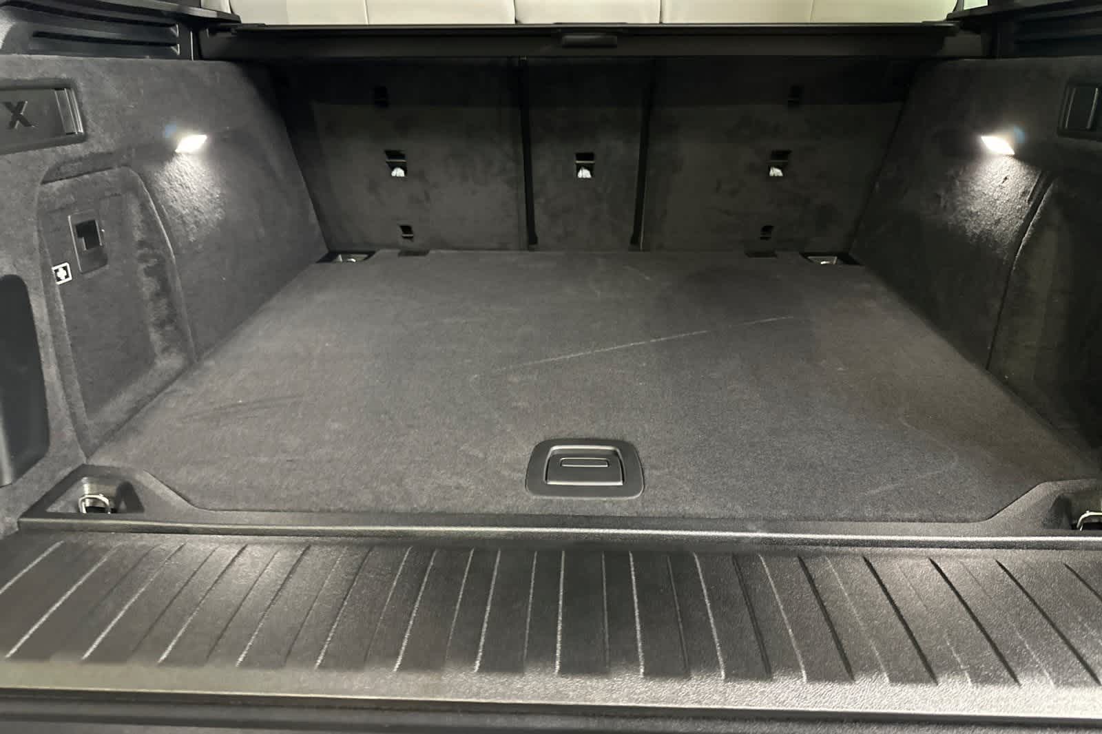 Thumbnail: 2026 BMW X5 - 15