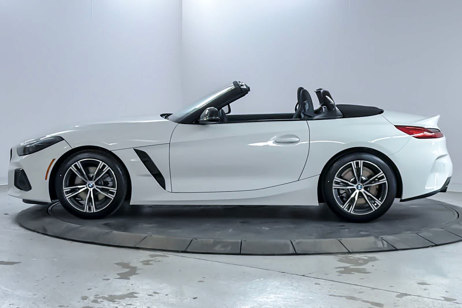 Thumbnail: 2026 BMW Z4 - 4