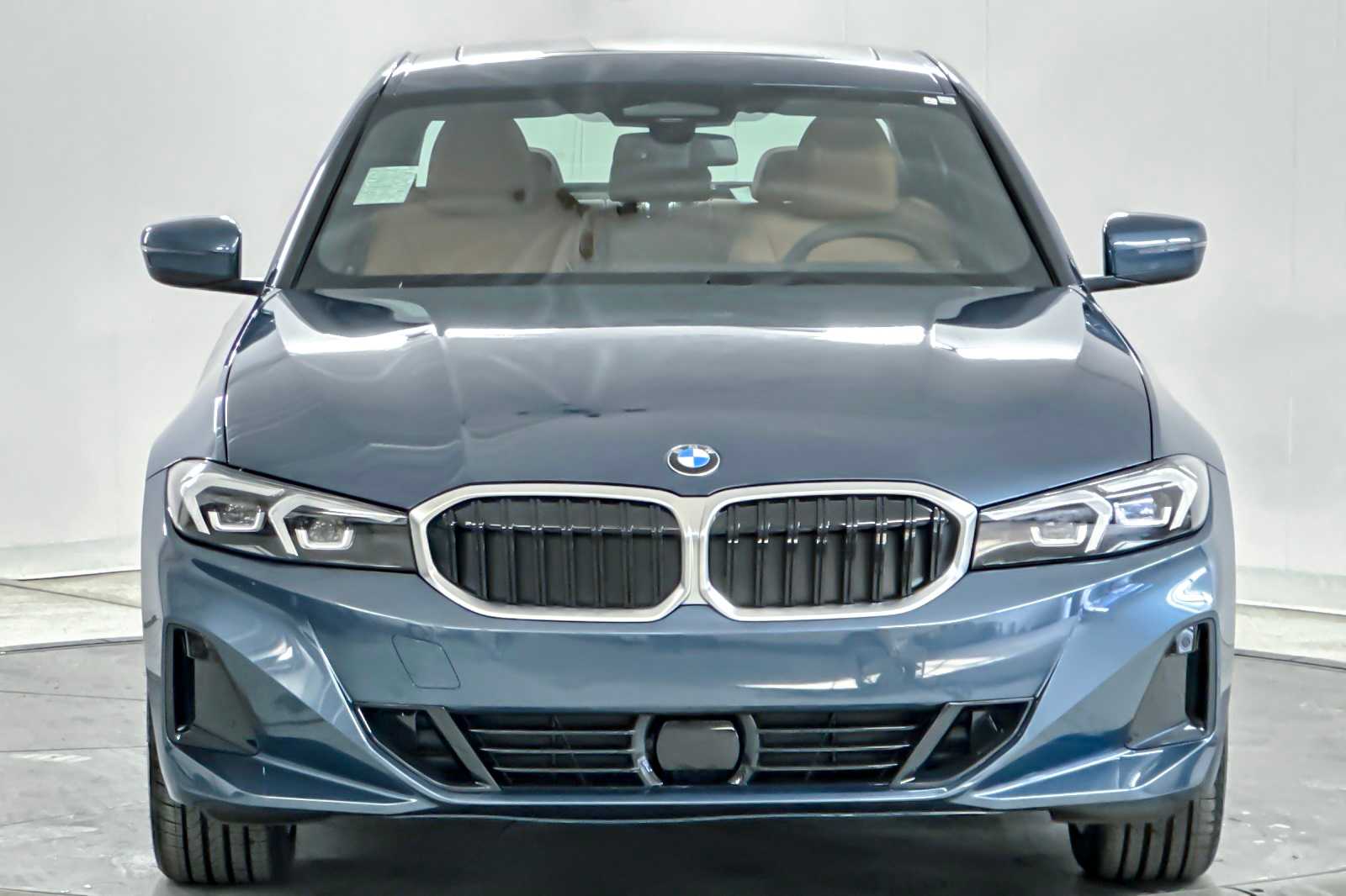 Thumbnail: 2026 BMW 3 Series - 10