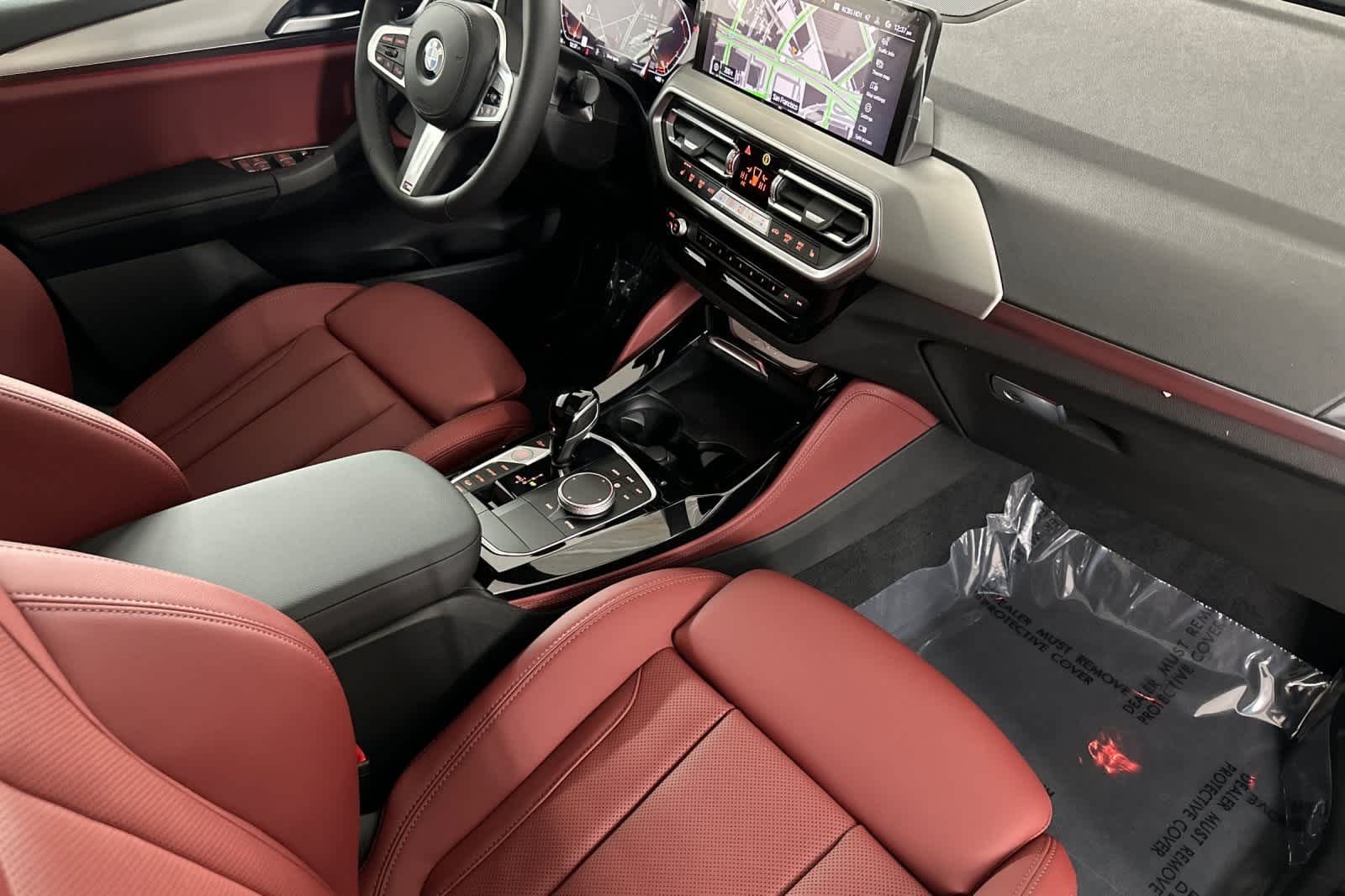 Thumbnail: 2025 BMW X4 - 16