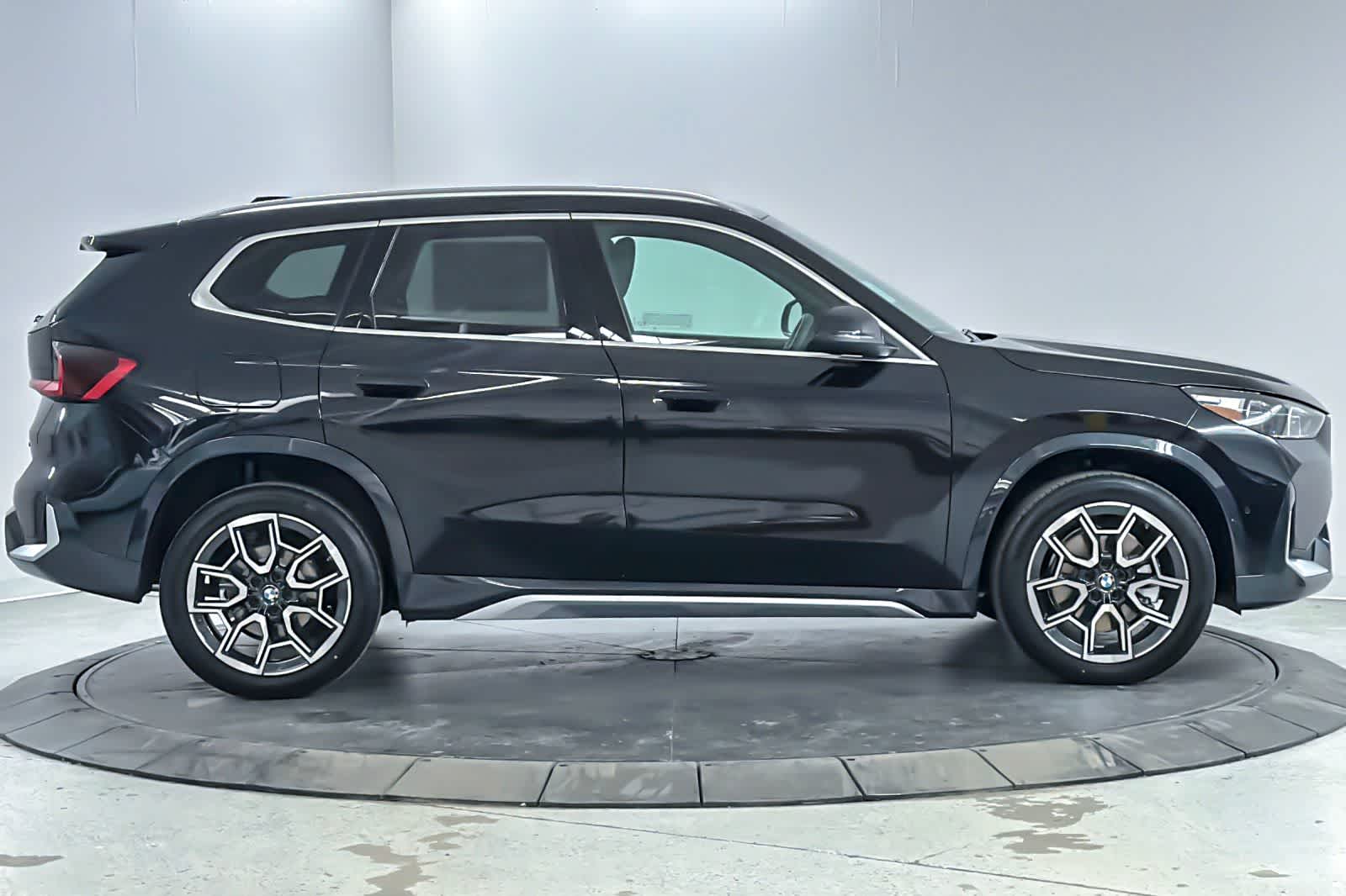 Thumbnail: 2026 BMW X1 - 8