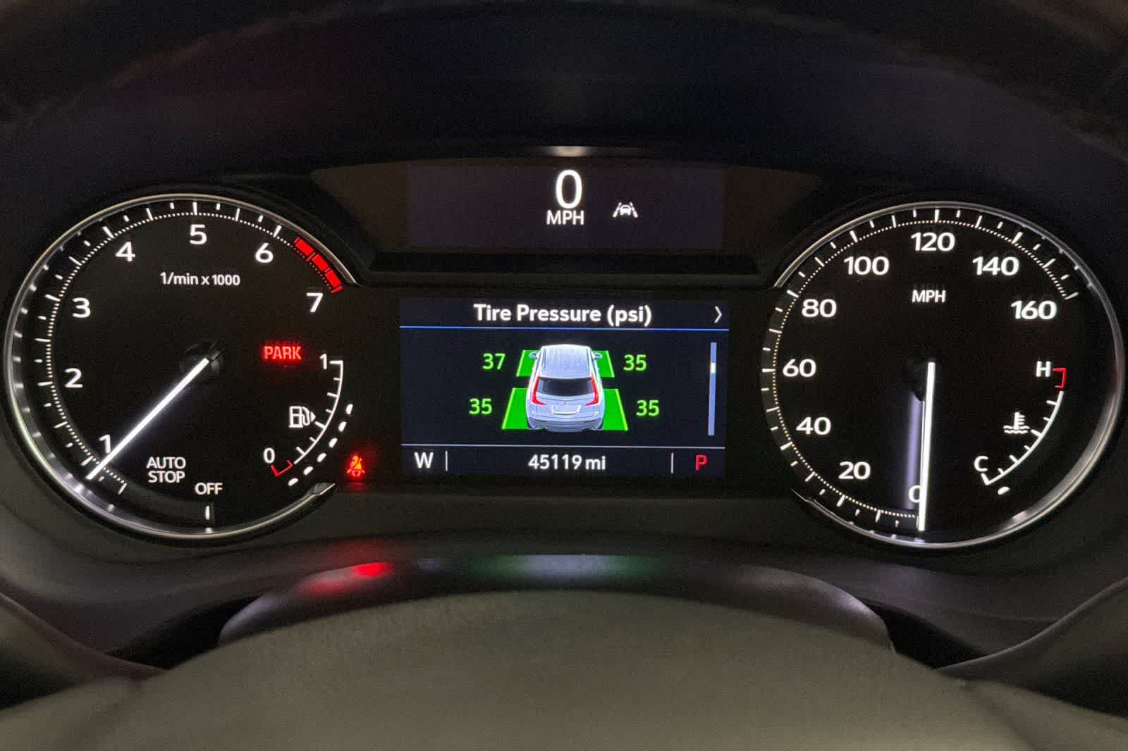 Thumbnail: 2023 Cadillac XT4 - 24