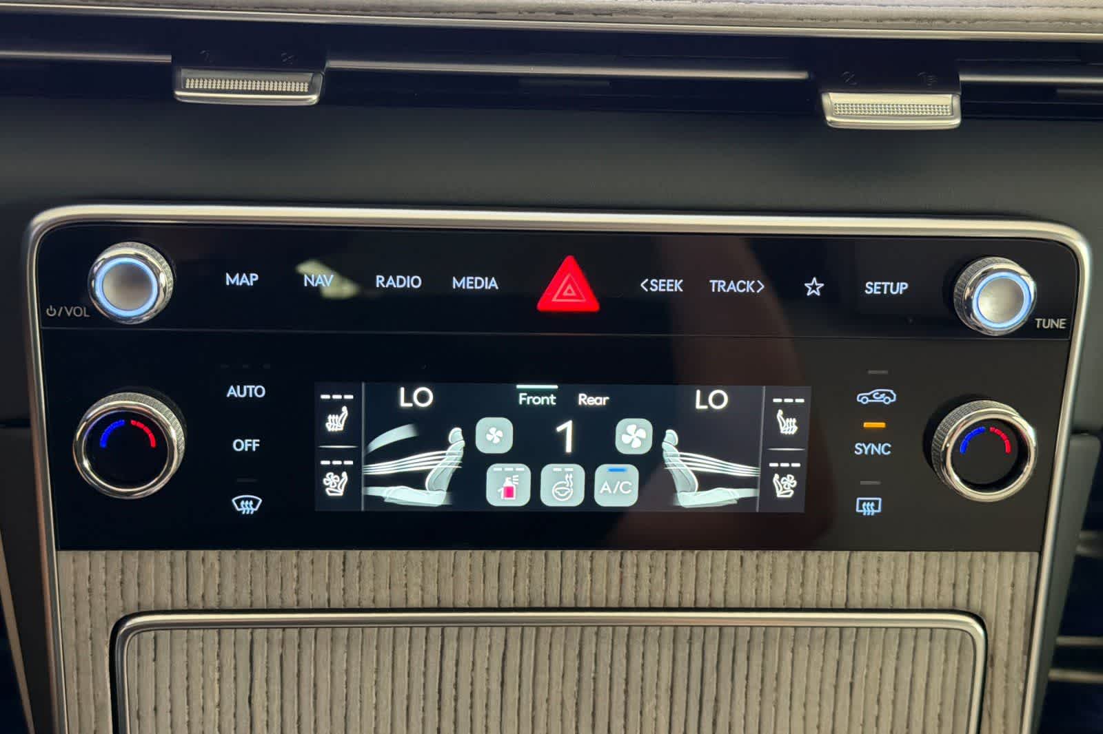 Thumbnail: 2025 Genesis GV80 - 20