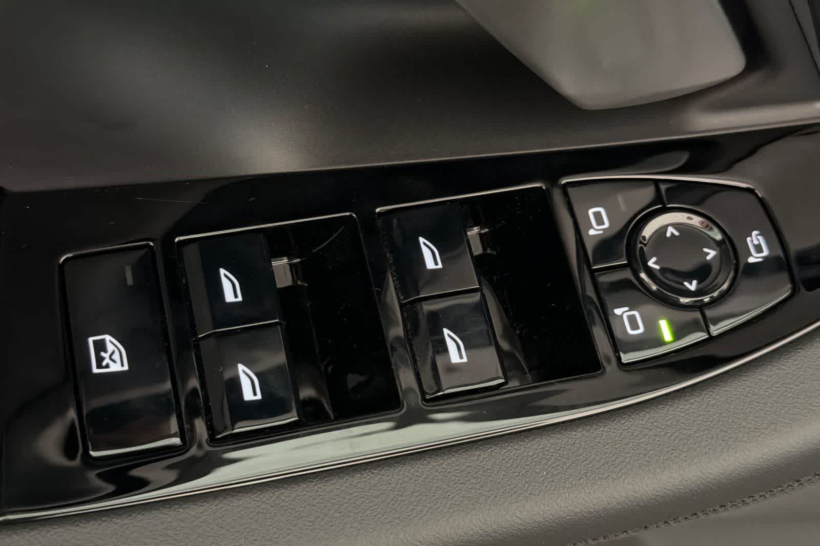 Thumbnail: 2026 BMW 5 Series - 13